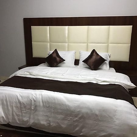 Bayetak Al Zahi Furnished Apartments Dzsidda Kültér fotó