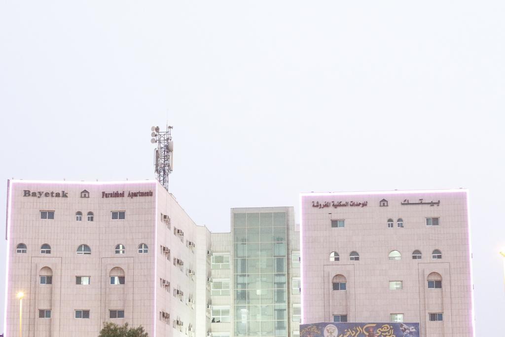 Bayetak Al Zahi Furnished Apartments Dzsidda Kültér fotó